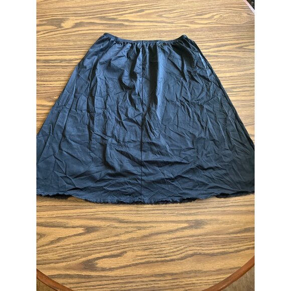 Vintage Vanity Fair black half slip size Large - Picture 2 of 7
